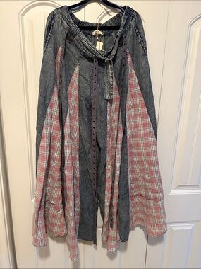 Women's Wide-Leg Denim Jeans with Pink Plaid Inset Panels